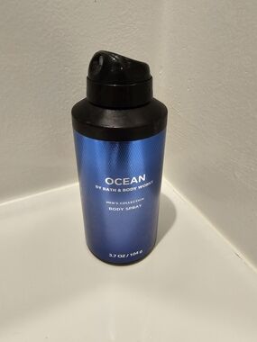 Bath & Body Works Ocean Men's Body Spray - Blue and Black